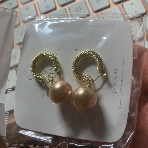 Pearl Earrings - Picture 3 of 3